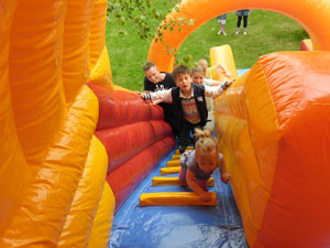 Glijbaan Clown Slide Huren - www.springkussen-huren-utrecht.nl
