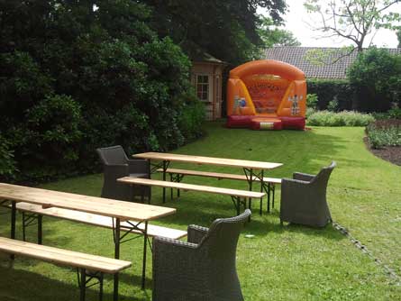 Biertafel /Picknicktafel Verhuur Houten - www.springkussen-huren-utrecht.nl