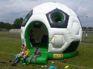 Voetbal Springkussen Huren - www.springkussen-huren-utrecht.nl